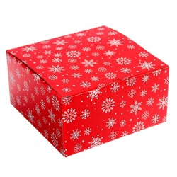 Коробка новогодняя "Снежинки", 21х21х11 см, красная